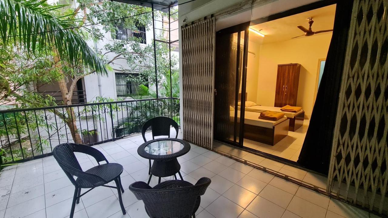 Rostel Backpackers Hostel Pune Exterior photo