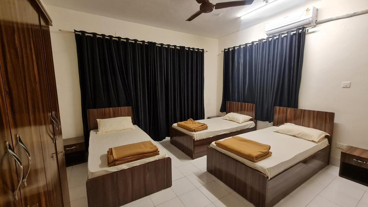 Rostel Backpackers Hostel Pune Exterior photo