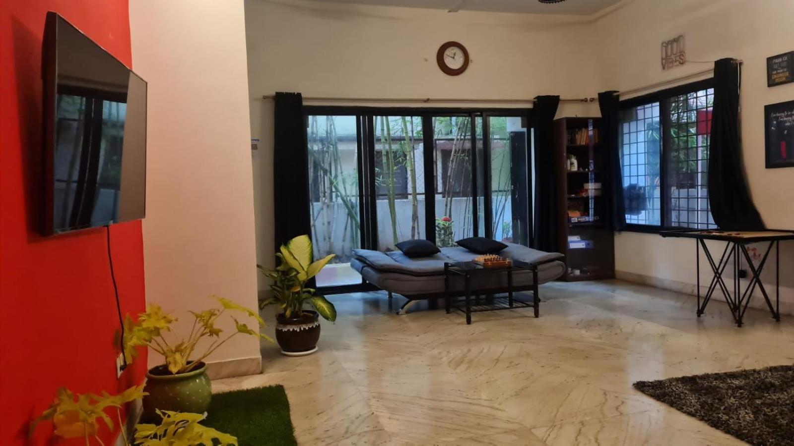 Rostel Backpackers Hostel Pune Exterior photo