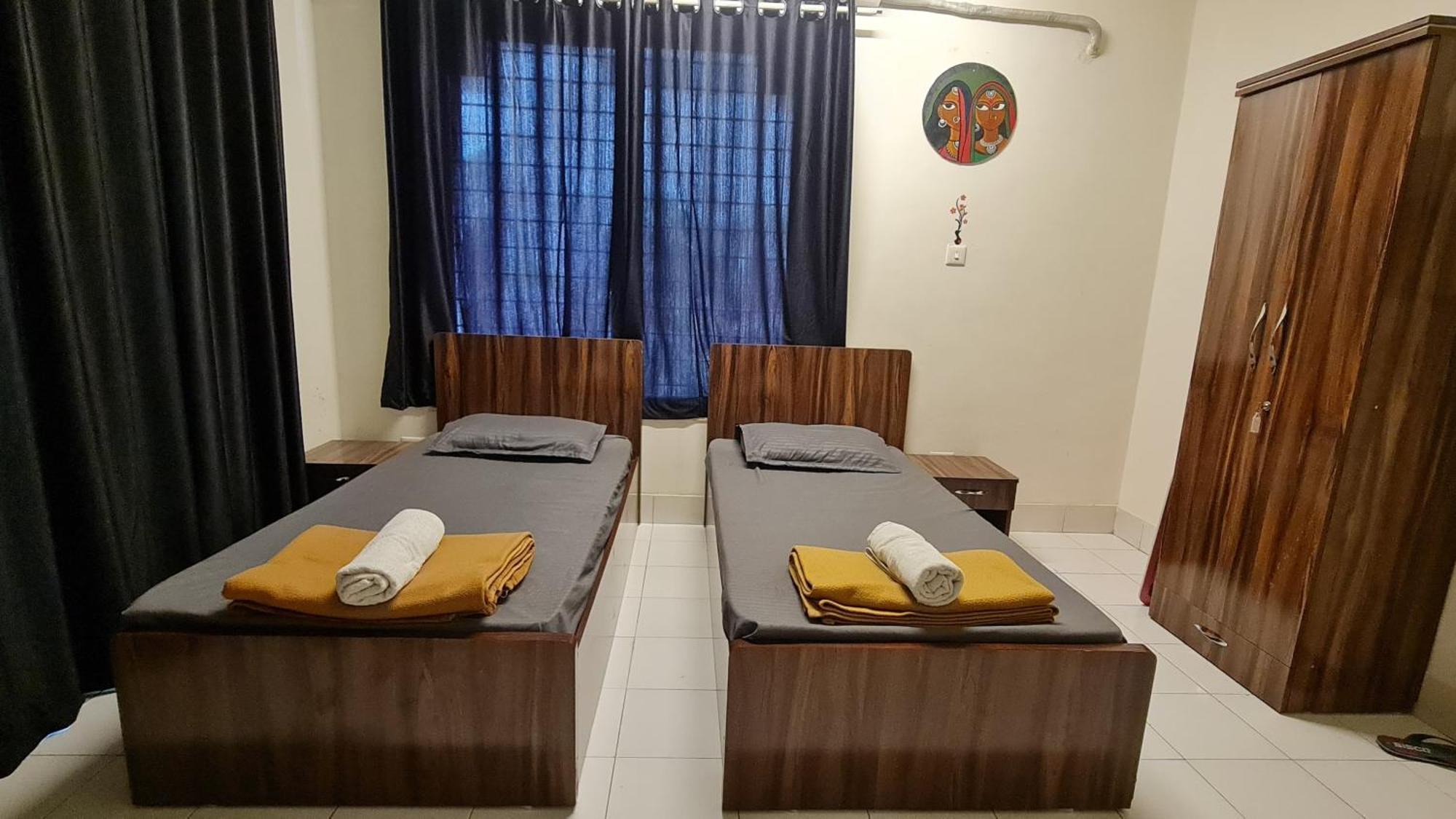 Rostel Backpackers Hostel Pune Exterior photo