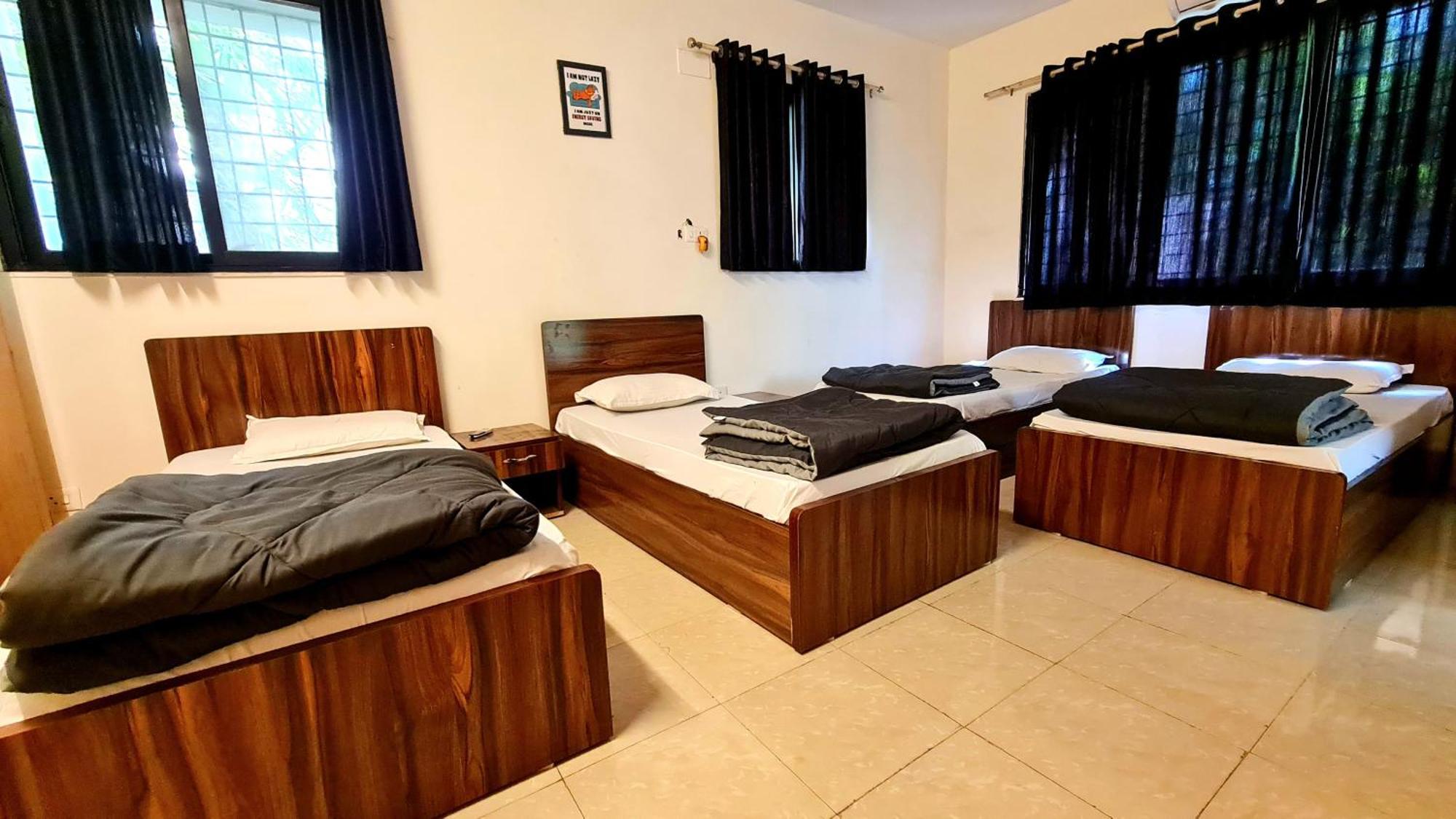 Rostel Backpackers Hostel Pune Exterior photo