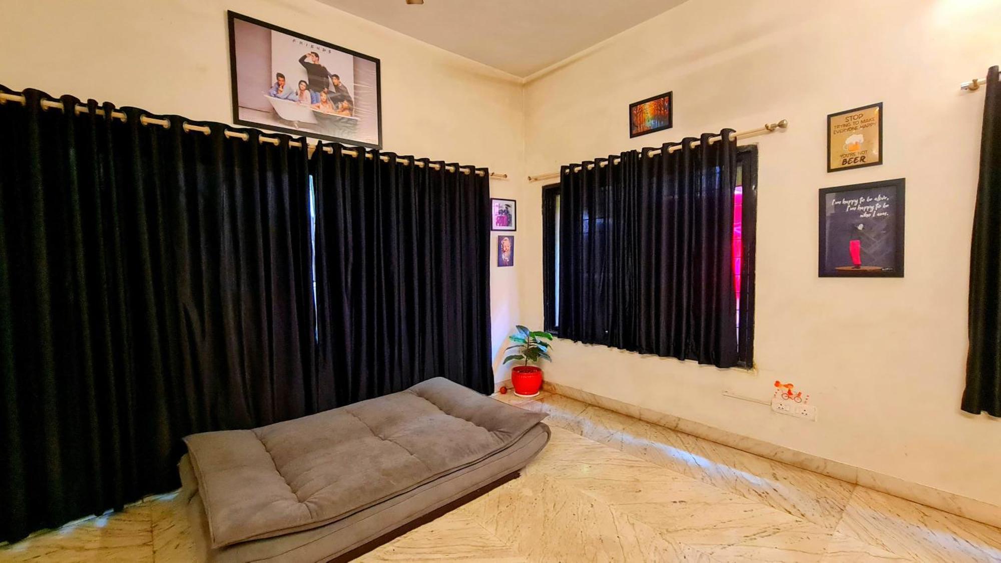 Rostel Backpackers Hostel Pune Exterior photo