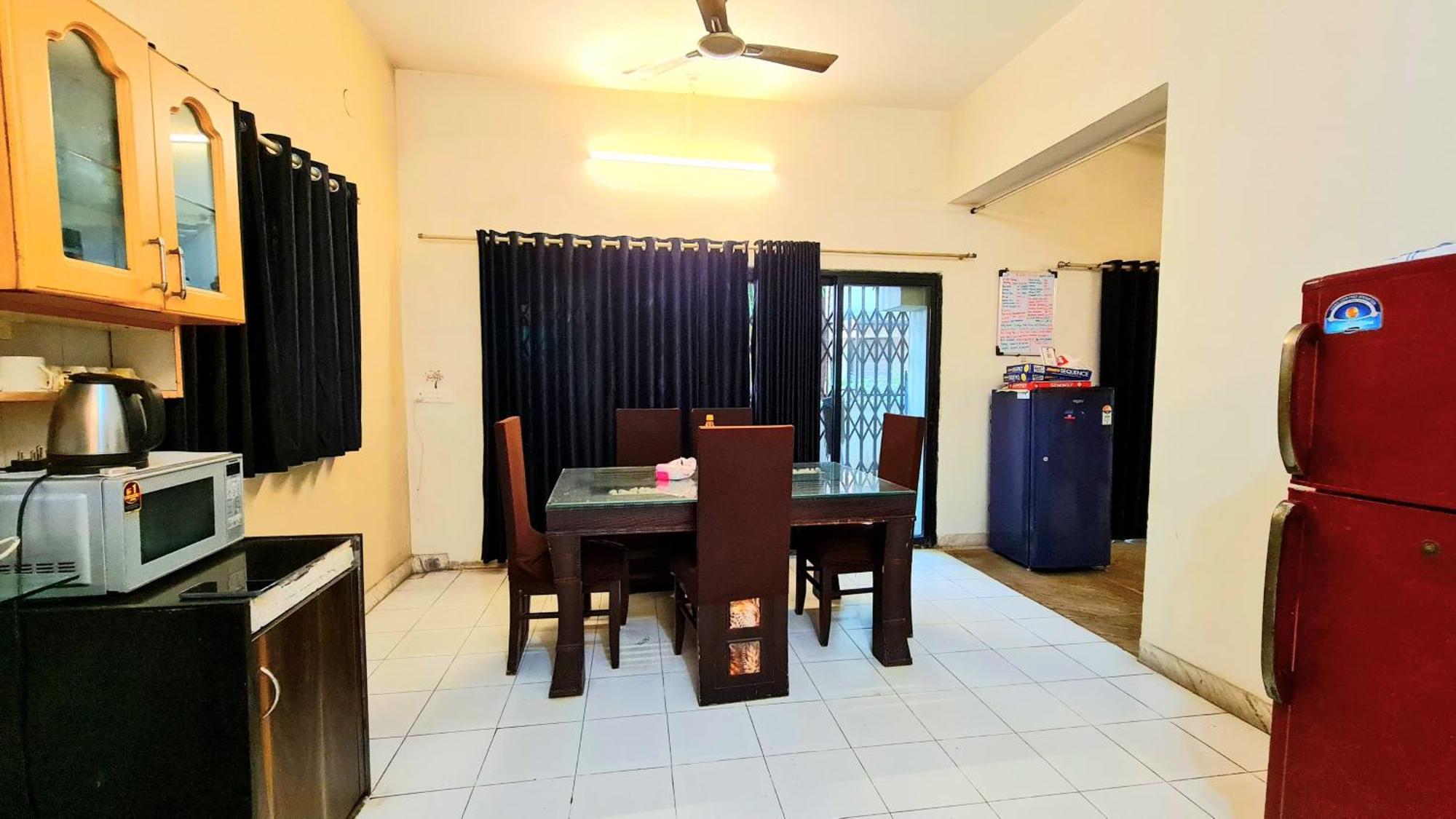 Rostel Backpackers Hostel Pune Exterior photo