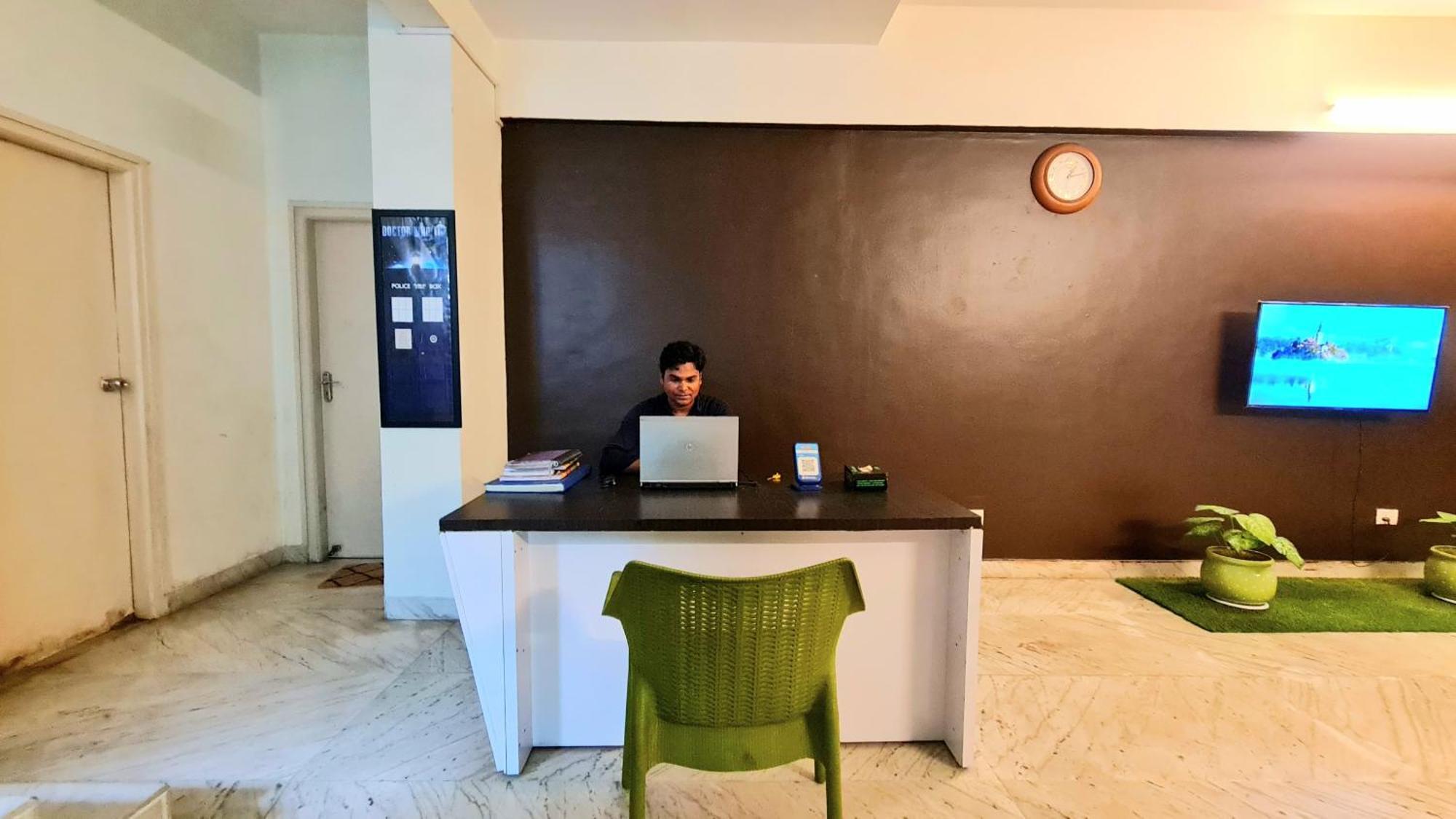 Rostel Backpackers Hostel Pune Exterior photo