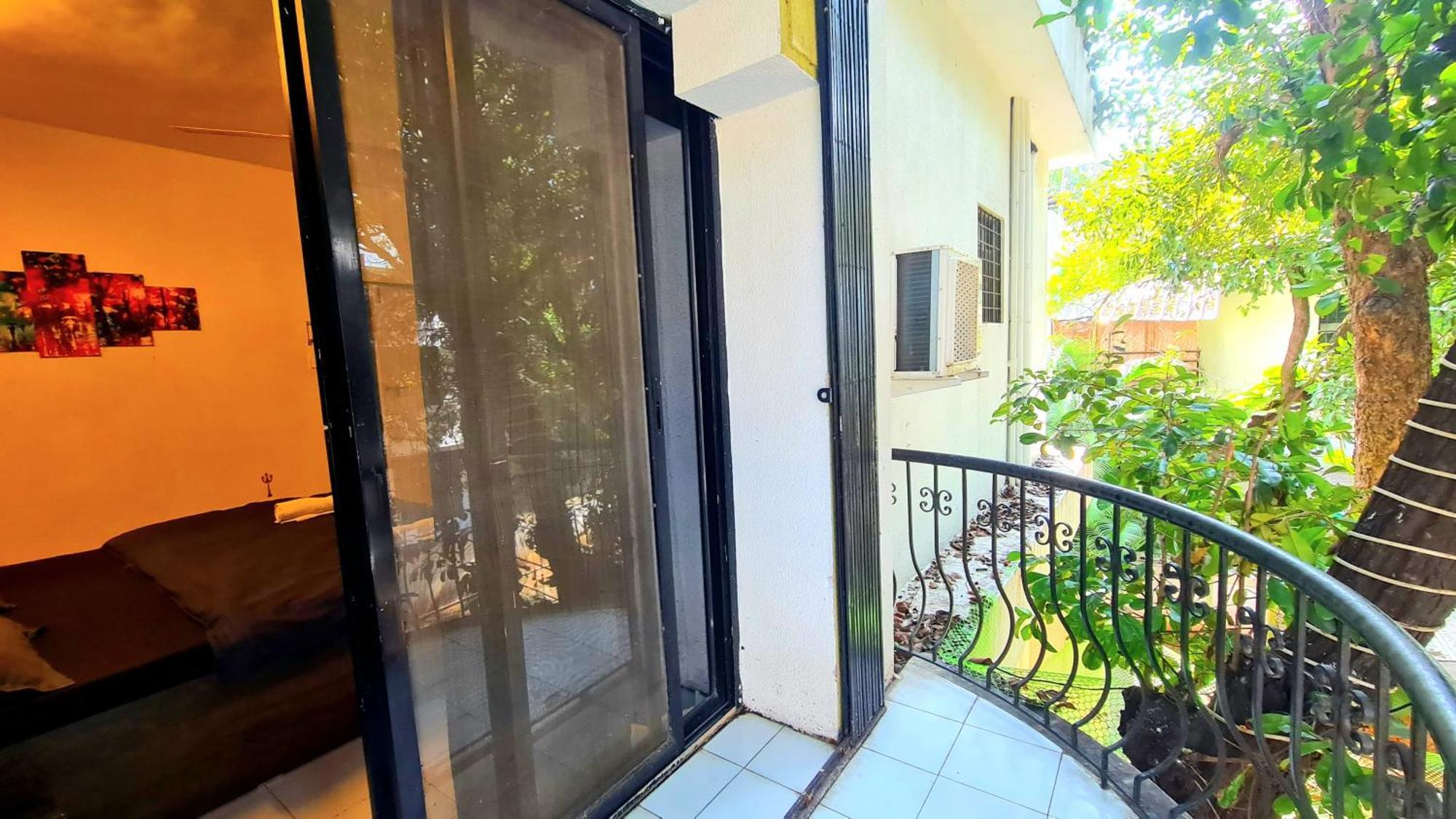 Rostel Backpackers Hostel Pune Exterior photo