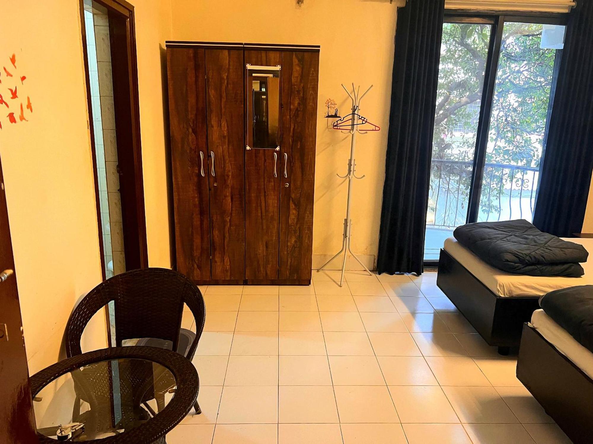 Rostel Backpackers Hostel Pune Exterior photo